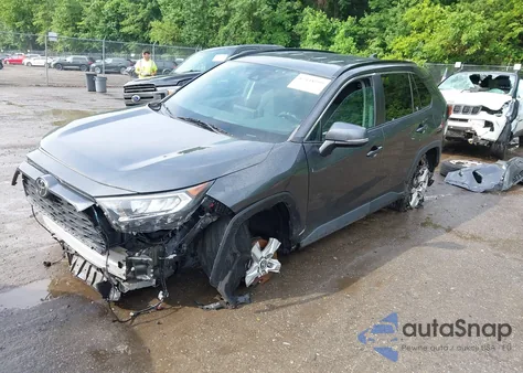2020 Toyota Rav4 Xle z USA, uszkodzony, nr VIN 2T3W1RFV4LC040257